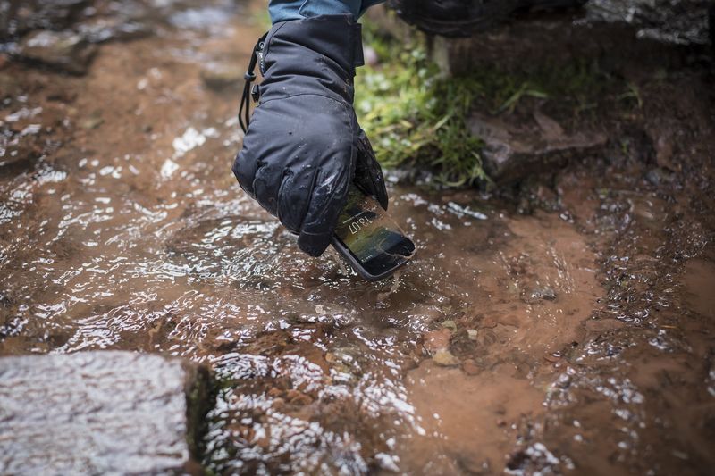 Влагозащита смартфона на рыбалке