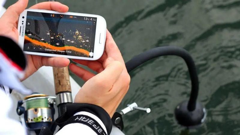 Смартфон с эхолотом